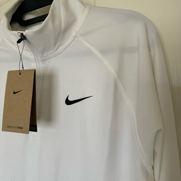 Nike Dri-FIT ADV Tour 1/2 Zip Jacket - Picture 6 of 13